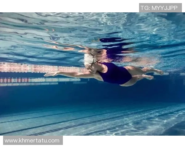 自由泳技巧详解 提升游泳效率与技巧的关键步骤分析